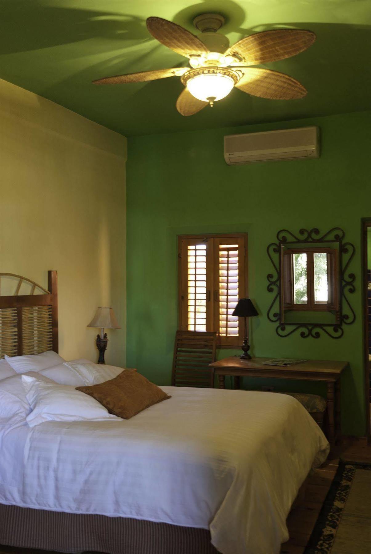 Hotel California Todos Santos Exterior photo
